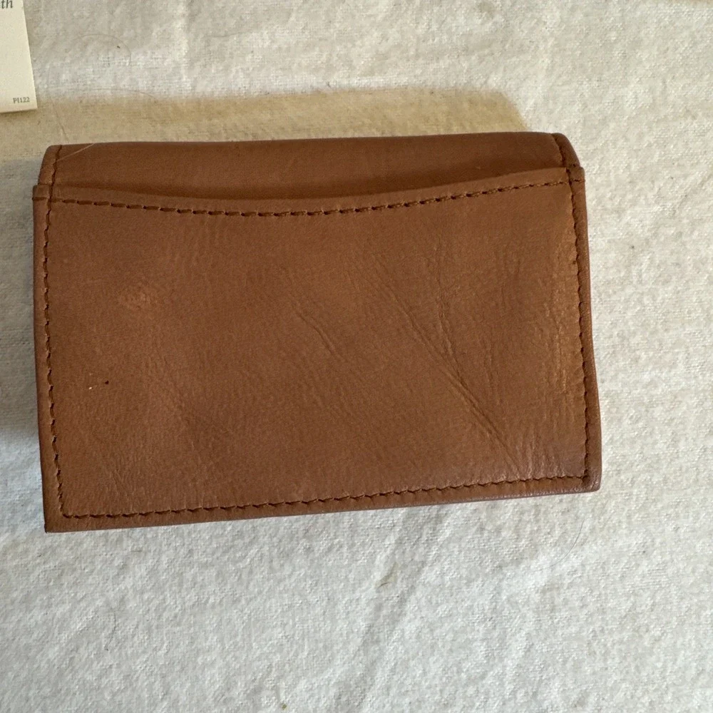 Levenger Pebbled Saddle Brown Fine Leather ID Credit Card Wallet NEW‎ In Box